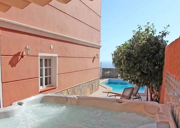 Viva Cumbres - With Pool, Jacuzzi And Sea View 빌라 *